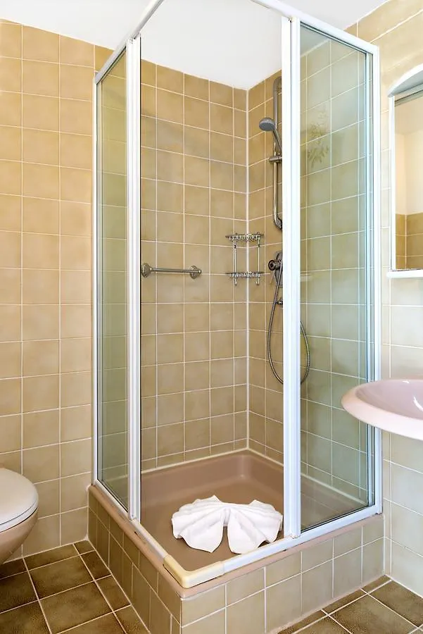 Berghues Schratt - Einfach Anders - Ihr Vegetarisches Und Veganes Biohotel Oberstaufen 3*,  Germany